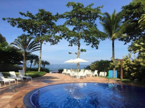 Casa Deliciosa em Condo c/ Piscina Frente ao Mar